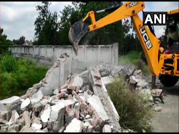 Wall of resort belonging to Azam Khan's son demolished