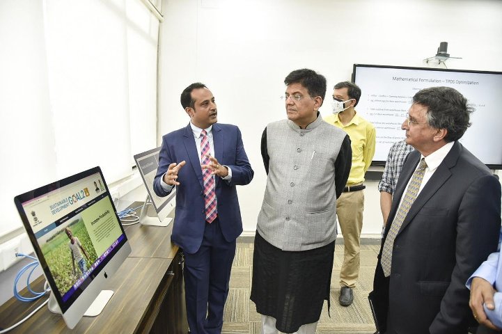 Piyush Goyal inaugurates Public Systems Lab at IIT Delhi