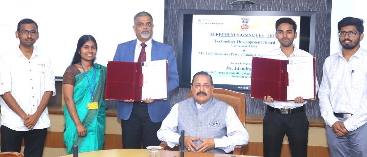  Dr Jitendra Singh approves StartUp loan to TGP Bioplastics for commercialising compostable plastic