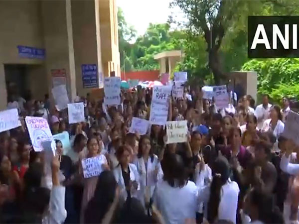 Doctors, medical students across India continue to protest against Kolkata doctor rape-murder case