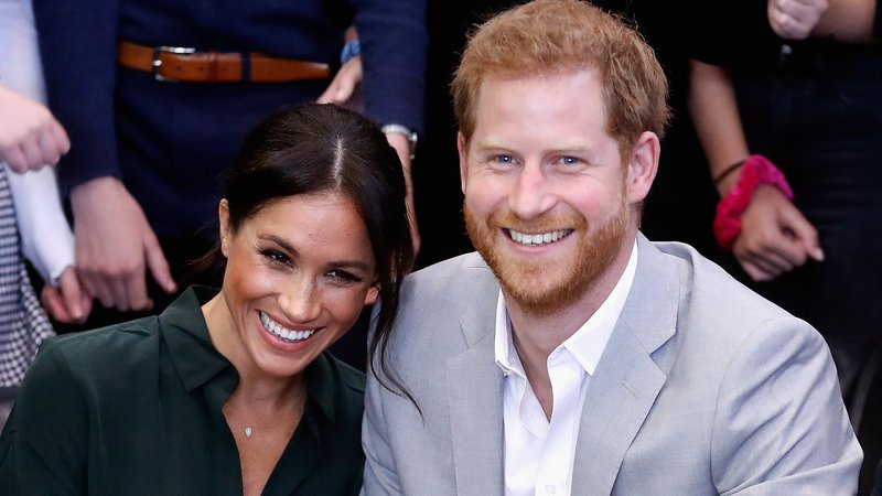 UPDATE 1-Australia embraces royal couple after pregnancy announcement