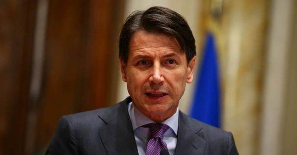 UPDATE 1-Italy's PM criticises economic sanctions against Russia