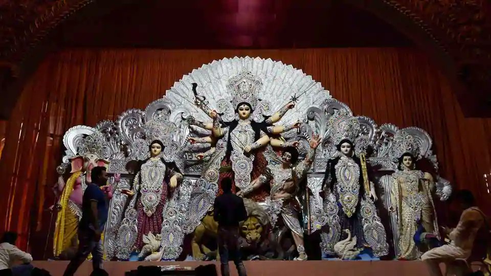 Santoshpur Lake Pally Committee decorates Durga Puja marquee with 4,000 kg turmeric
