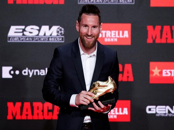 Lionel Messi receives his sixth Golden Shoe