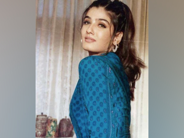 Raveena Tandon gets nostalgic as 'Bade Miyan Chote Miyan' clocks 23 years