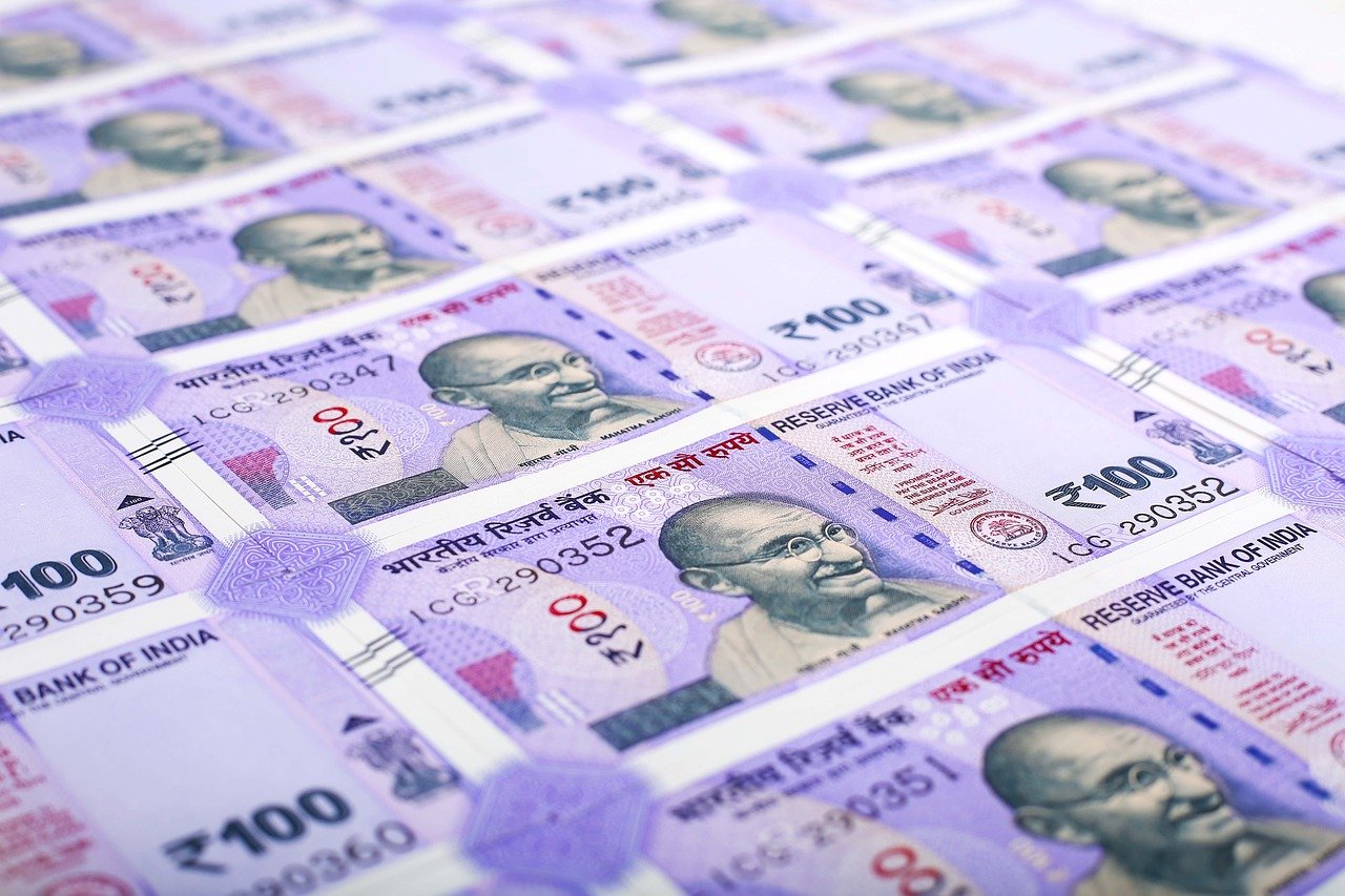 Malda-based international fake Indian currency notes cartel busted; 2 arrested