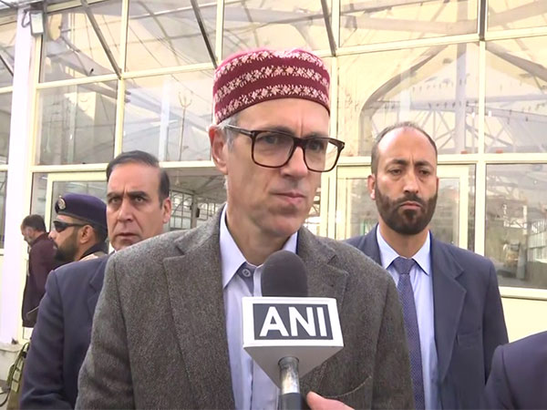 Omar Abdullah Pays Tribute Ahead of Historic Ceremony