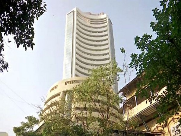 Indian Bourses Open with Pressure: Global Factors Weigh In