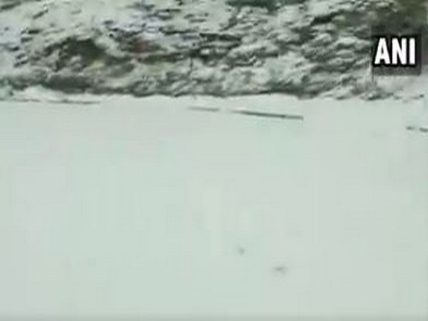 Jammu-Srinagar National Highway, Mughal road closed due to snowfall