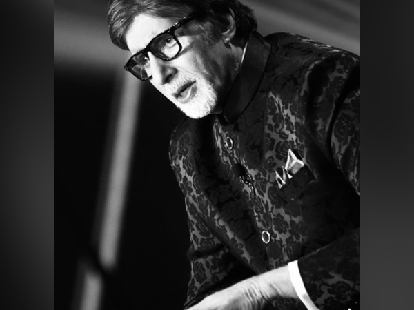 Amitabh Bachchan spreads Monday motivation, says, 'I become eternal Gongoozler'