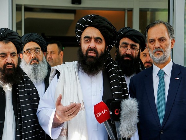 Taliban's acting FM discusses economy, trade with Iran's envoy to Afghanistan