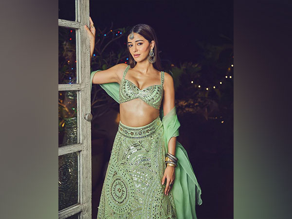 Ananya Panday dazzles in golden-ivory saree