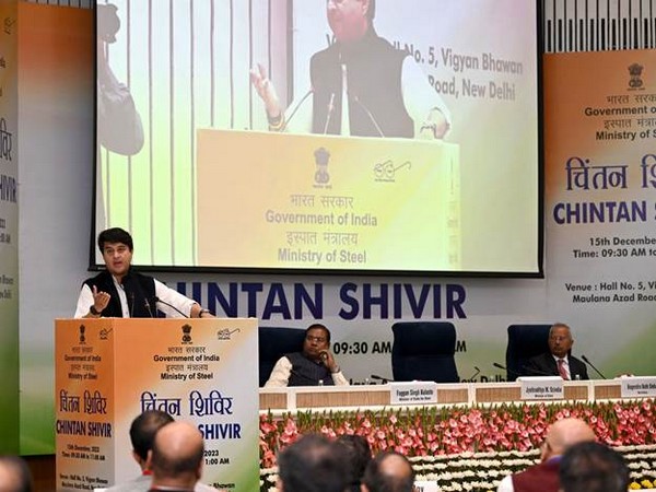 Jyotiraditya Scindia urges steel sector to enhance application of AI