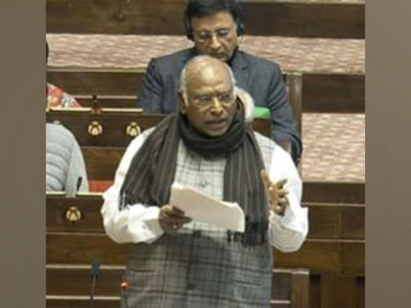 Kharge Criticizes RSS Over Democratic Values and Constitution Allegiances