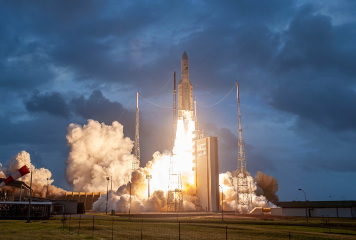EIB and Eutelsat announce €200 million deal at European Space Conference 