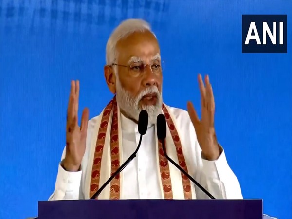 PM Modi inaugurates projects worth Rs 4000 cr, asserts Kochi to be next ship building hub