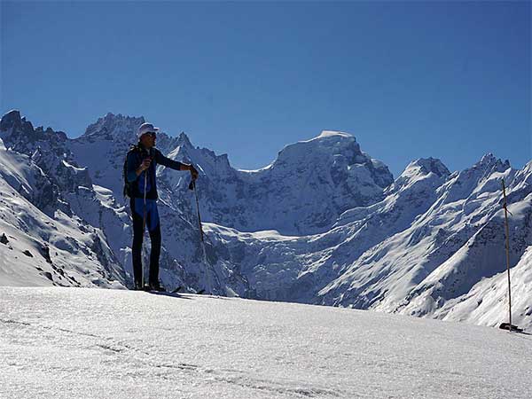 Hamta Hosts Pioneering SkiMo Championship, Boosting Winter Sports Tourism