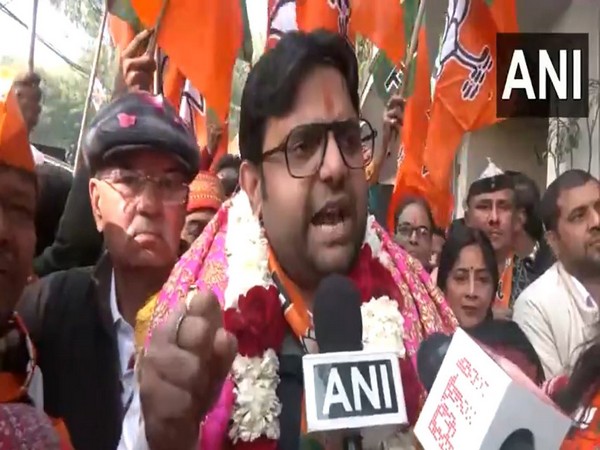 BJP's Bhuvan Tanwar Eyes Victory in Delhi Cantt with Promises of Change