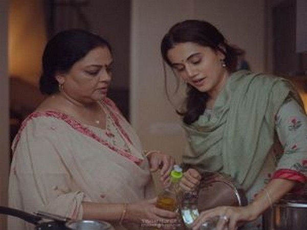 Taapsee Pannu shares behind the scenes photo with Tanvi Azmi of 'Thappad'