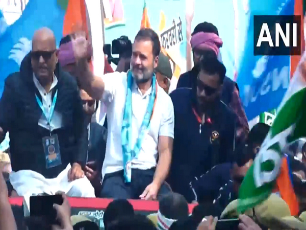 "Bringing country together is true devotion": Rahul Gandhi at Varanasi