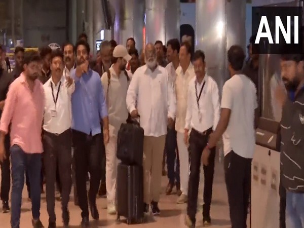 'RRR' director SS Rajamouli, music composer MM Keeravani arrive to rousing reception at Hyderabad airport 