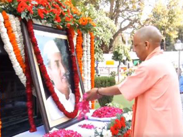 UP CM Yogi Adityanath pays tribute to former Chief Minister Hemwati Nandan Bahuguna
