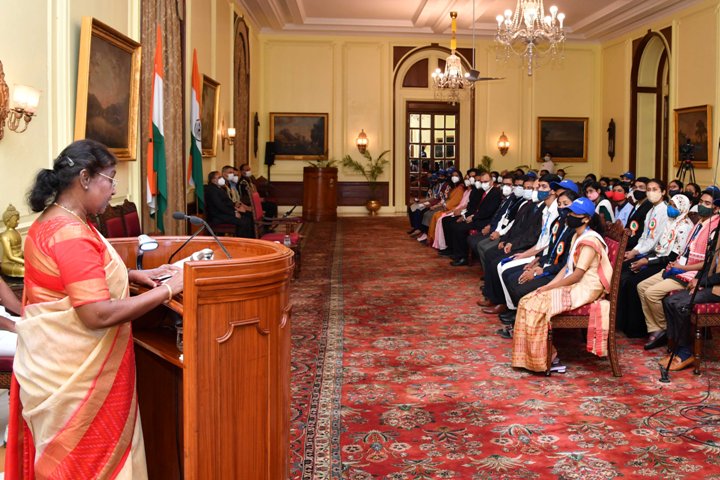 President congratulates winners of Tata Building India School Essay Competition