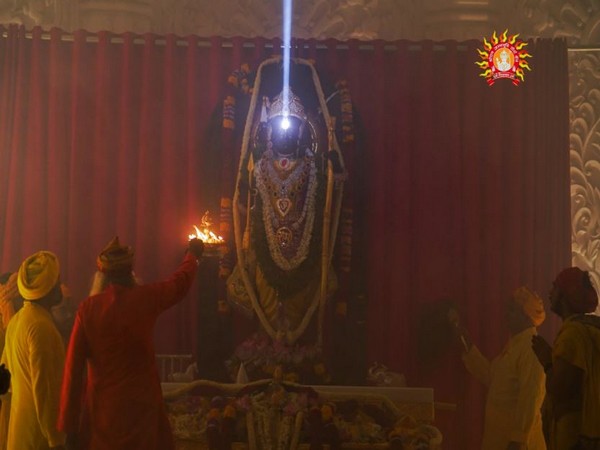 Ayodhya in euphoria as Ram Lalla's forehead illuminates with 'Surya Tilak' 