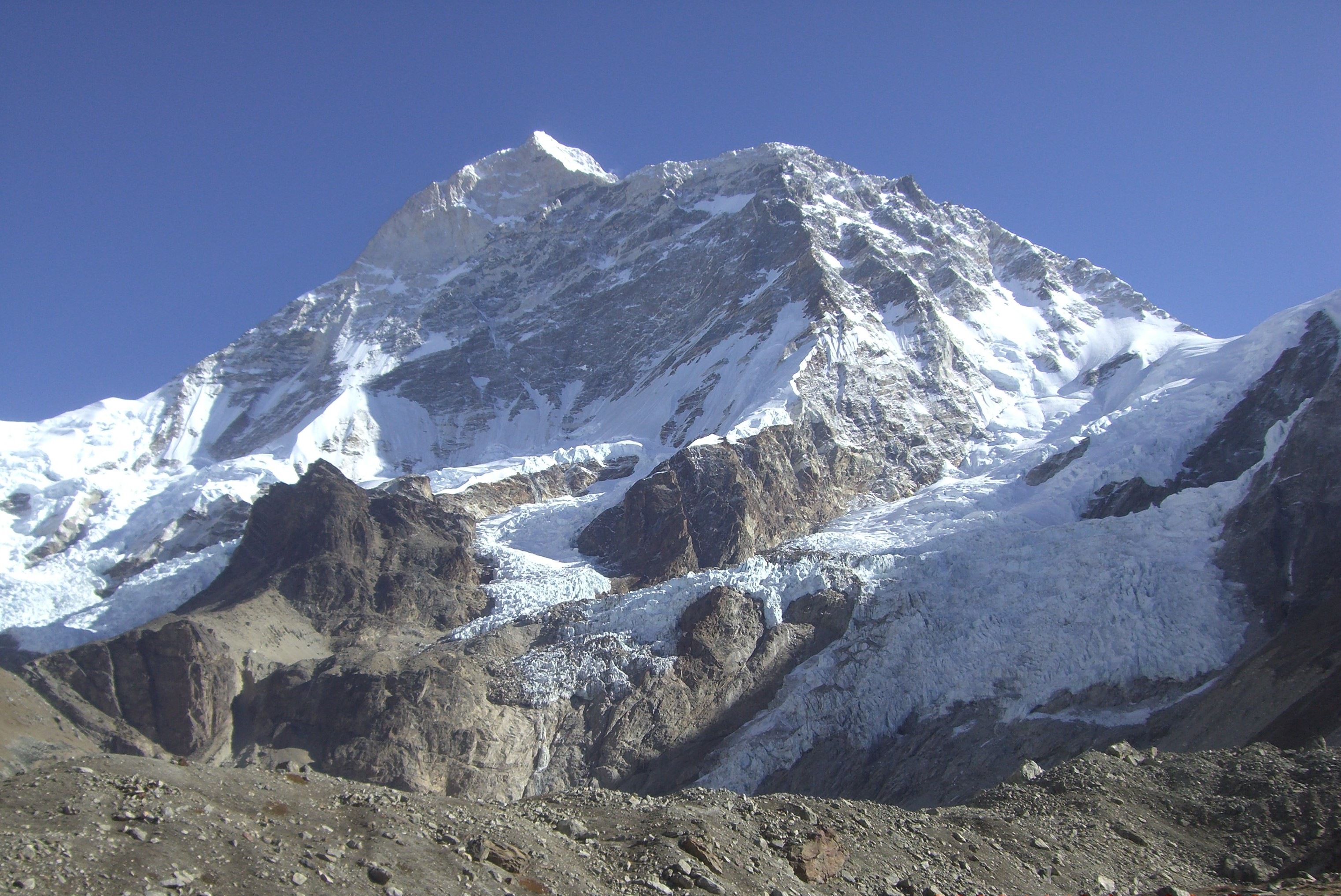 Member of Army mountaineering team to Mt. Makalu dies