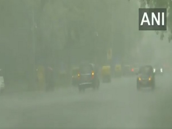 Parts of Delhi receives heavy rains