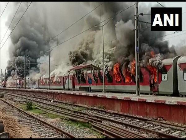 Indian trains set ablaze in protests against military hiring changes