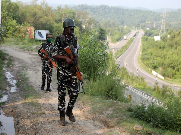 J-K security forces recover recovers arms, ammunitions from Shopian's Kutpora after search ops