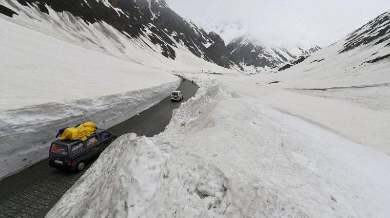 Severe cold wave tightens grip over Kashmir Valley and Ladakh region