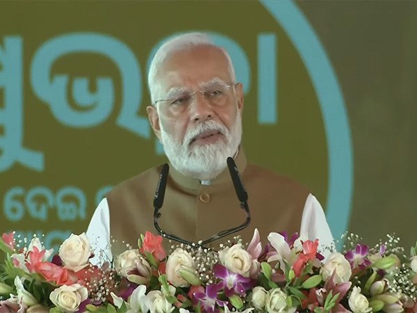 PM Modi Compares Congress and British Raj, Defends Ganesh Puja