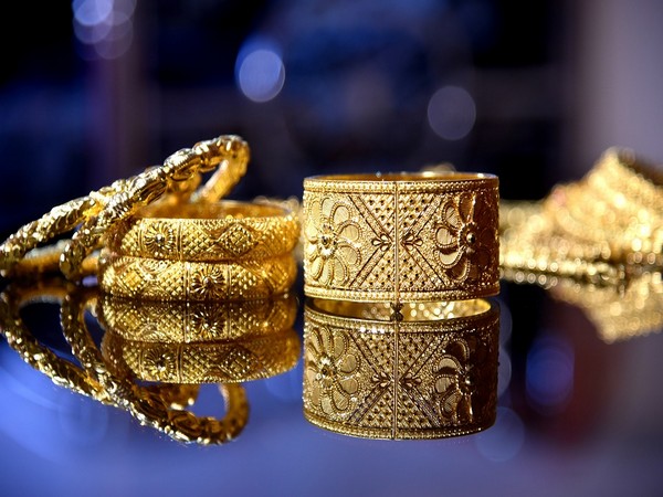 India's Gold Imports Soar Amid Festive Season Demand; Jewellery Exports Decline