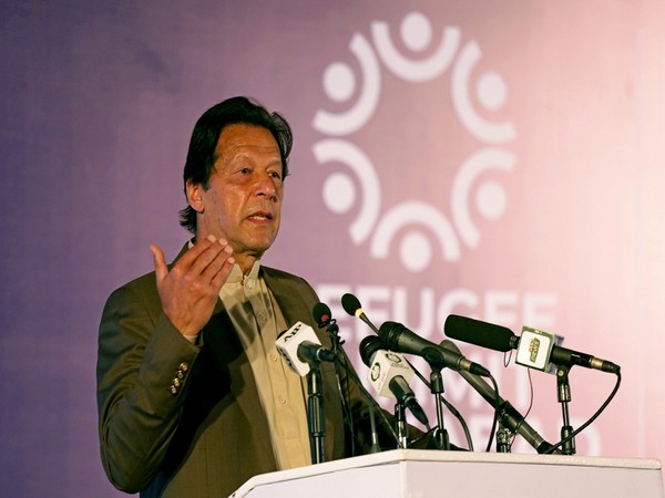 Disgruntled Pakistan PM Imran Khan accuses Nawaz Sharif of 'maligning 'army leadership 