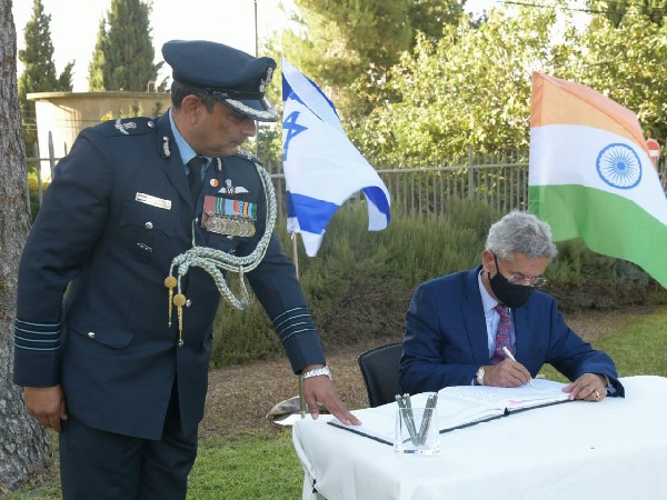 EAM Jaishankar visits WWI cemetery in Jerusalem, pays homage to Indian soldiers