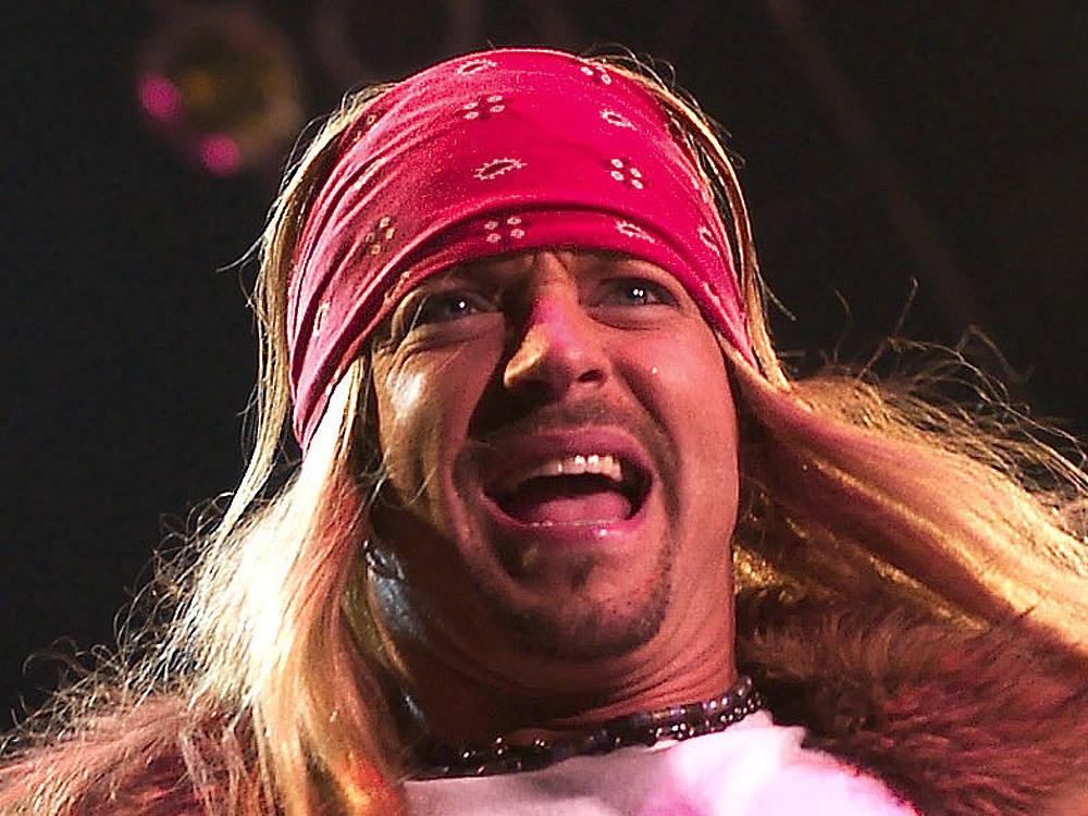 Bret Michaels leaves hospital after undergoing surgery for kidney stones 