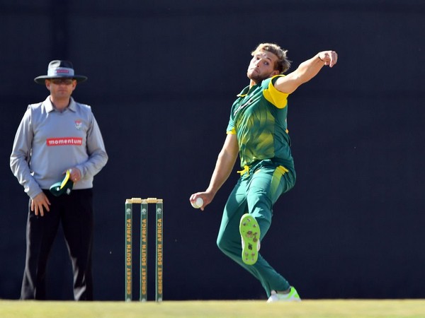 Cricket-S Africa all-rounder Mulder out of ODI series v West Indies