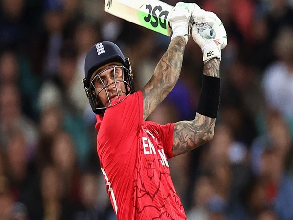 Alex Hales reprimanded by CDC for old "blackface" picture