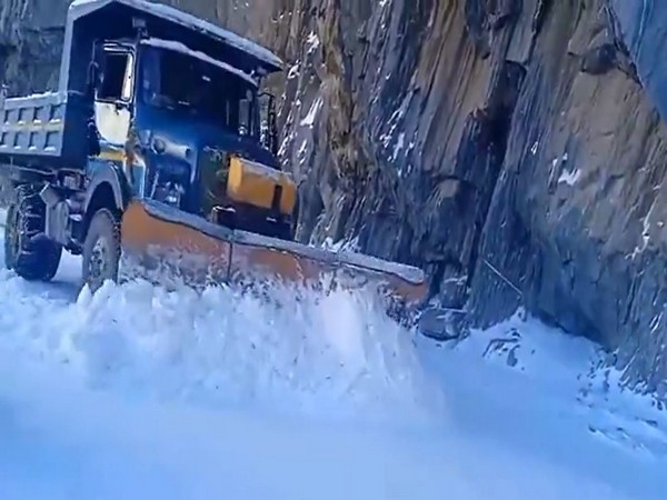 Snow Transforms Zojila Pass into Winter Wonderland