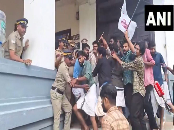 SFI Activists Clash with Police Over Governor's Visit at Kerala University