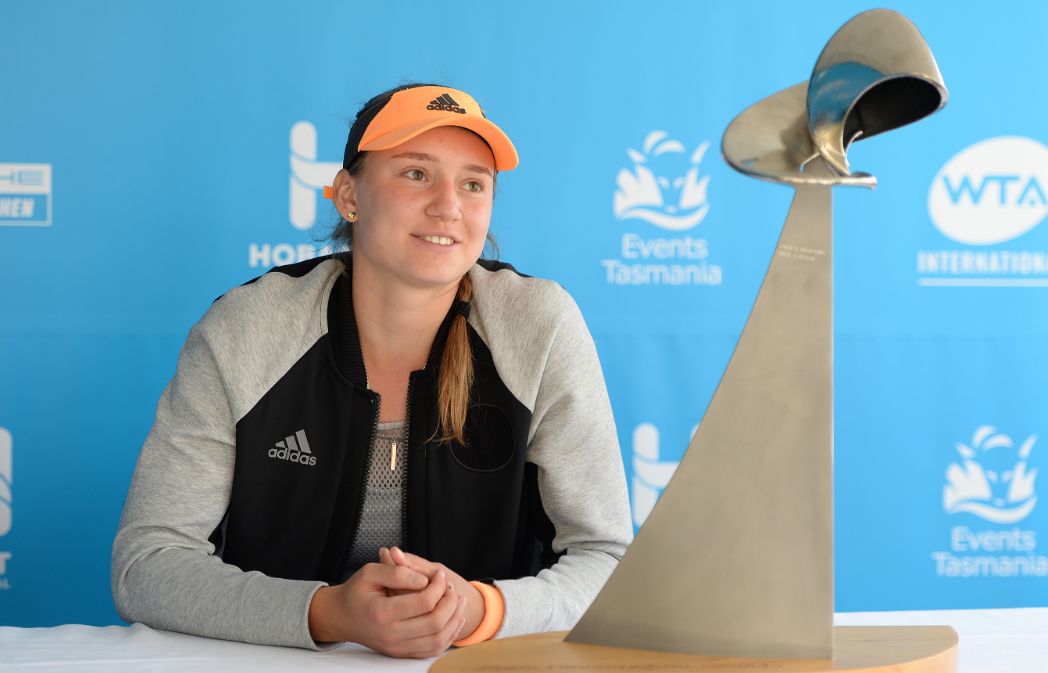 Tennis-Title contender Rybakina marches past teenager Noskova into third round