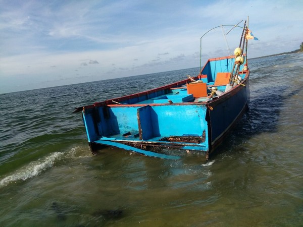 Four months after Godavari tragedy, Andhra govt resumes boat services in river Krishna