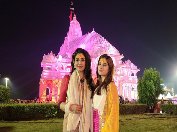 Raveena Tandon offers prayers at Somnath Temple with daughter Rasha Thadani