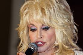 '9 to 5' star Dolly Parton says sexism still an issue