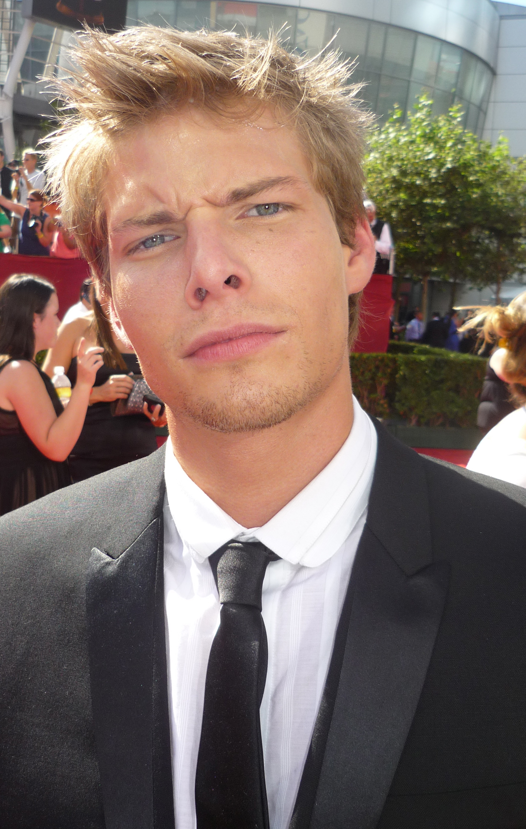 Hunter Parrish to play lead character in 'Jane the Virgin' first season