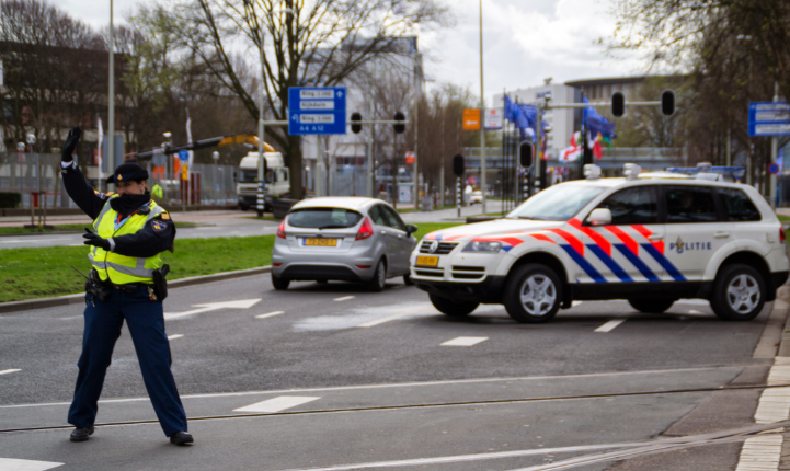UPDATE 1-Dutch police: several wounded in stabbing in The Hague
