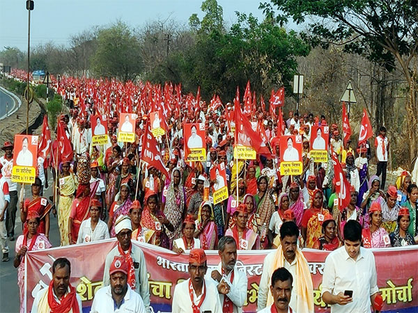 Maharashtra farmers call off foot march protest against onion price