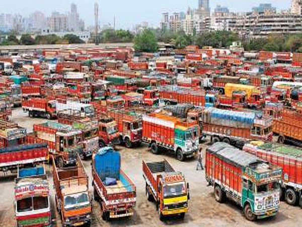 Truck drivers' strike hits movement of vehicles in MP; passengers stranded, fuel pumps crowded